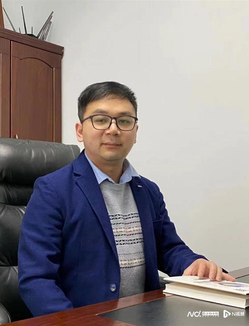 bv伟德国际1946农业绿色低碳发展实验室特聘研究员、伟德bv1946官网博士生导师何可。